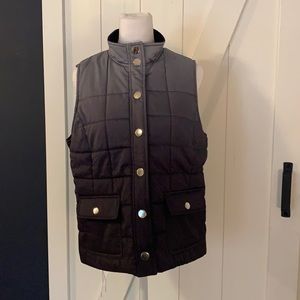 Jones New York puffer vest. Women’s size Petite Medium! So unique!